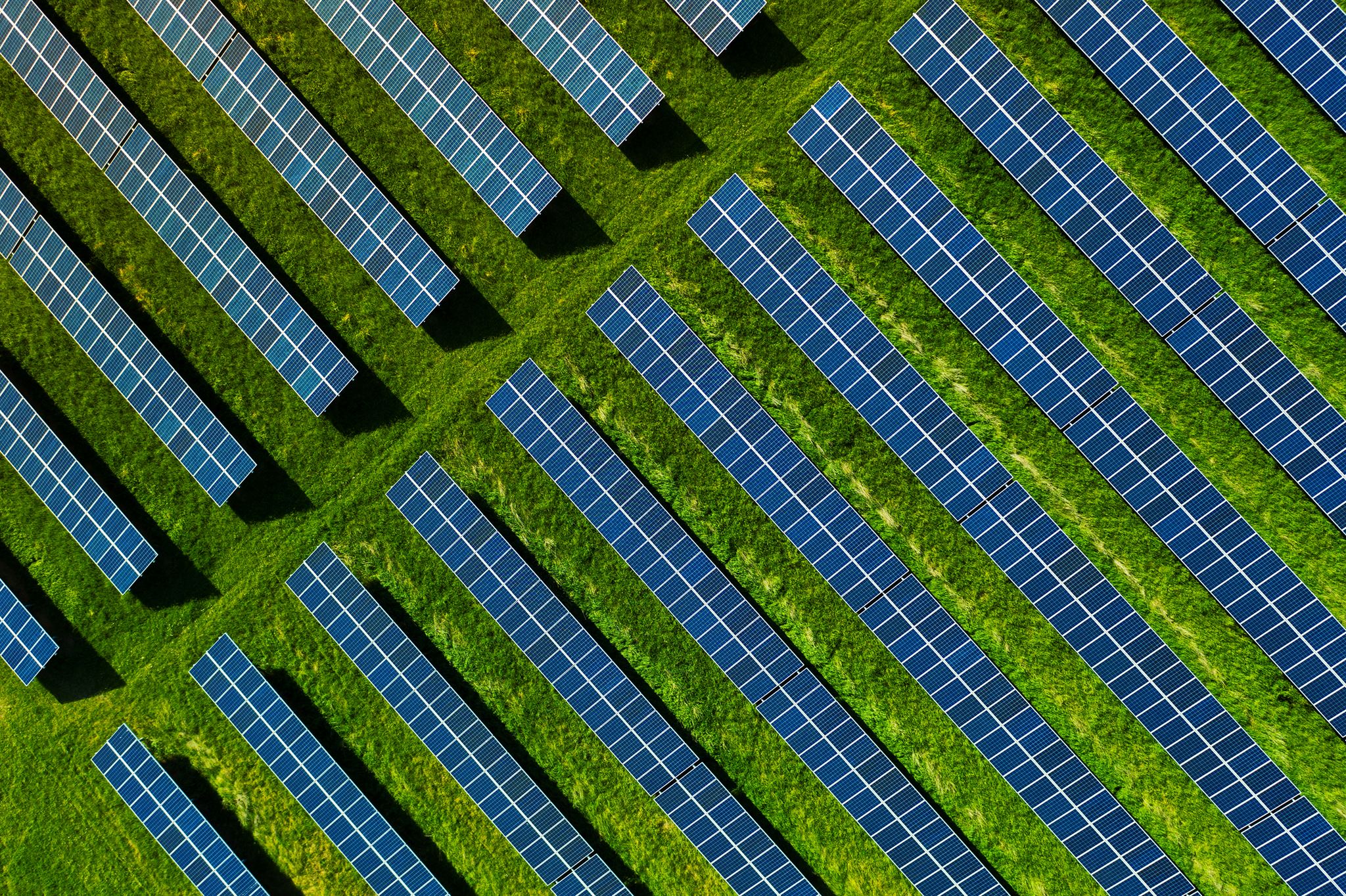Aerial-view-of-solar-farm