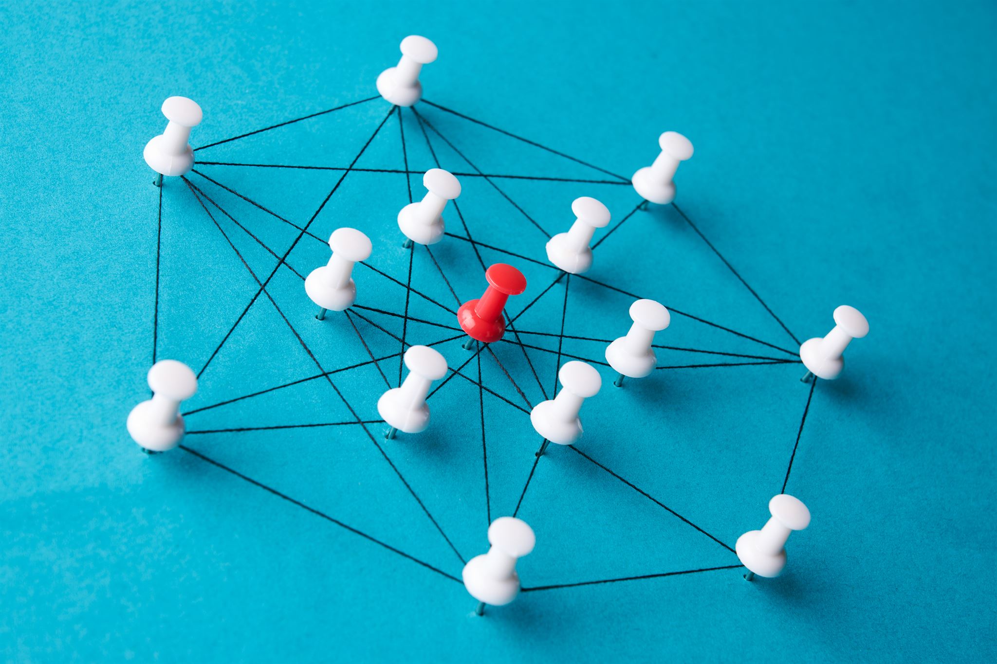 Pins-and-thread-forming-a-heptagon