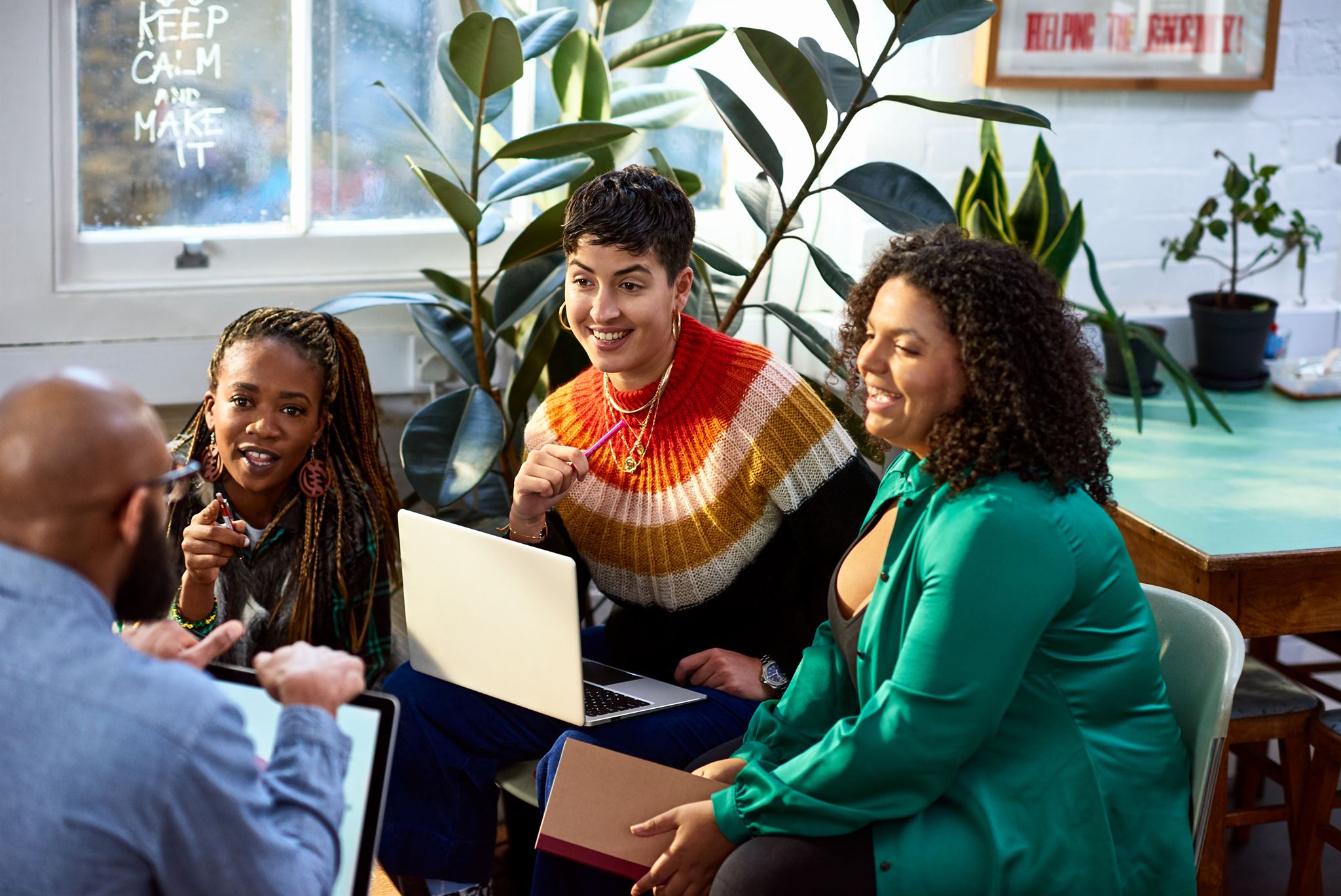 Smiling-office-workers-in-meeting