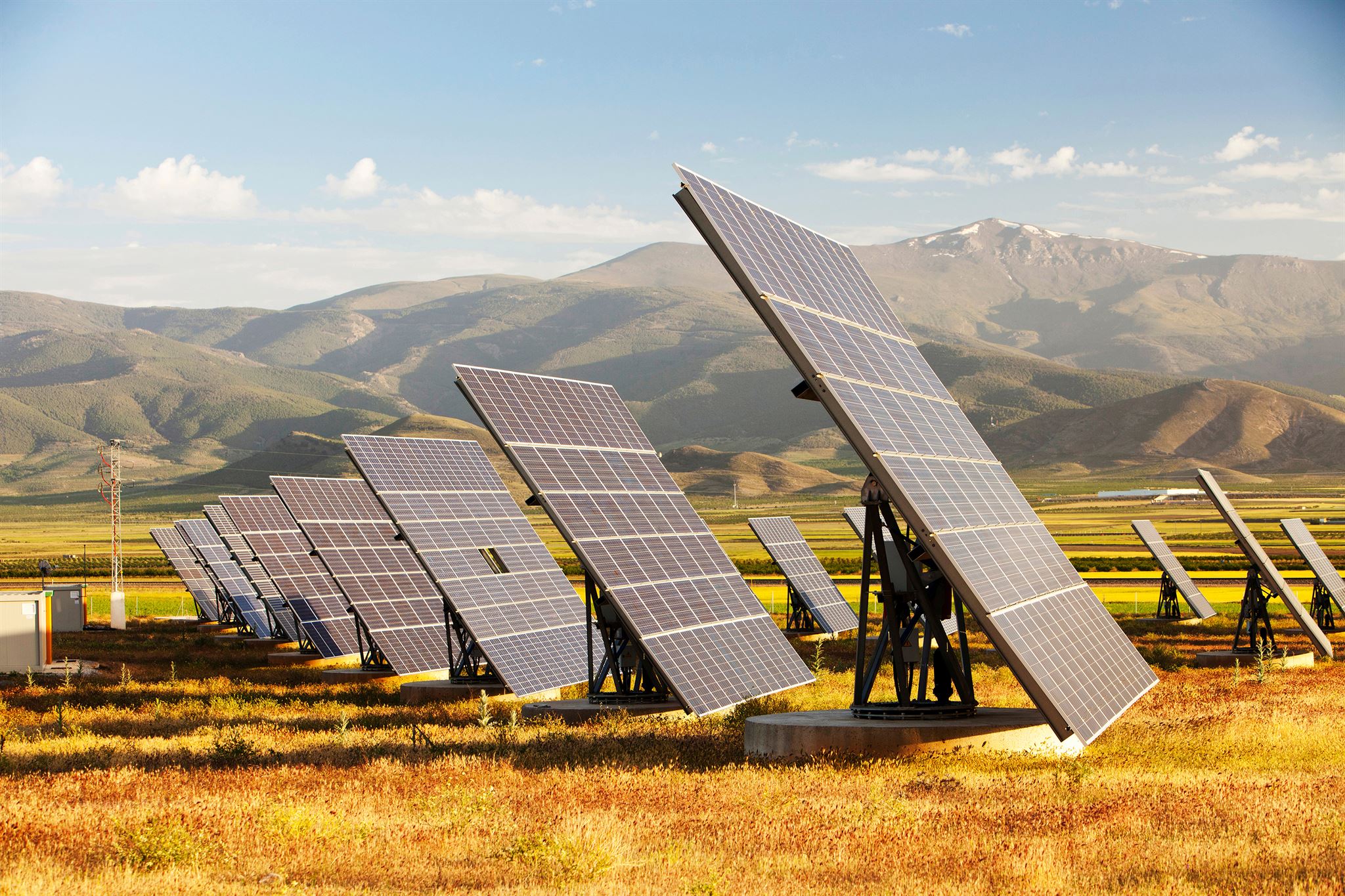 Solar-panels-in-field-2